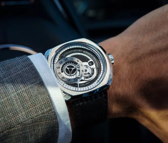 SevenFriday Q01