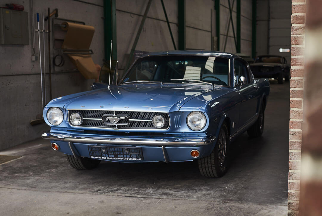 ford mustang bleu