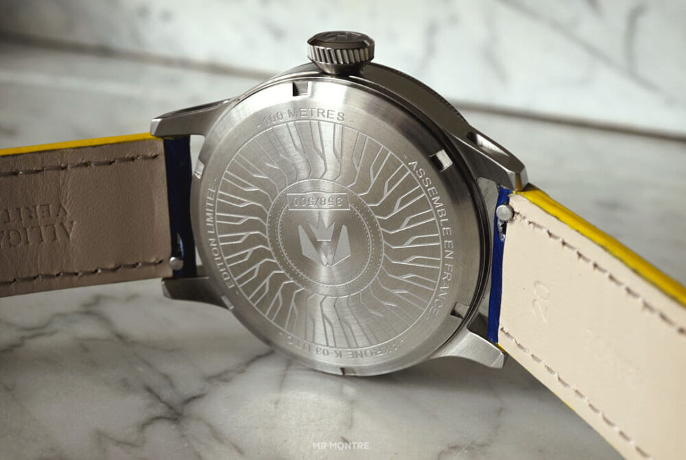 Akrone k03 la montre de dos