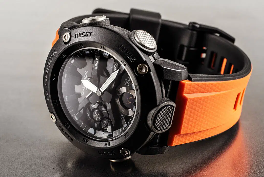 G-Shock GA-2000 : Armure carbone et couleurs flashy