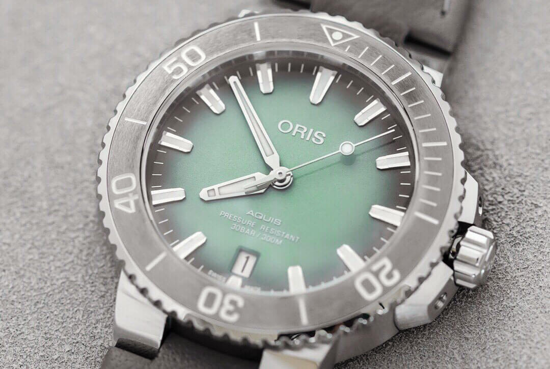 Oris Aquis Date, un vent de fraîcheur mentholée au poignet