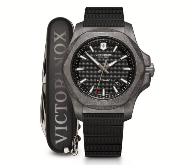 I.N.O.X. Mechanical Carbon : l’exploration urbaine selon Victorinox