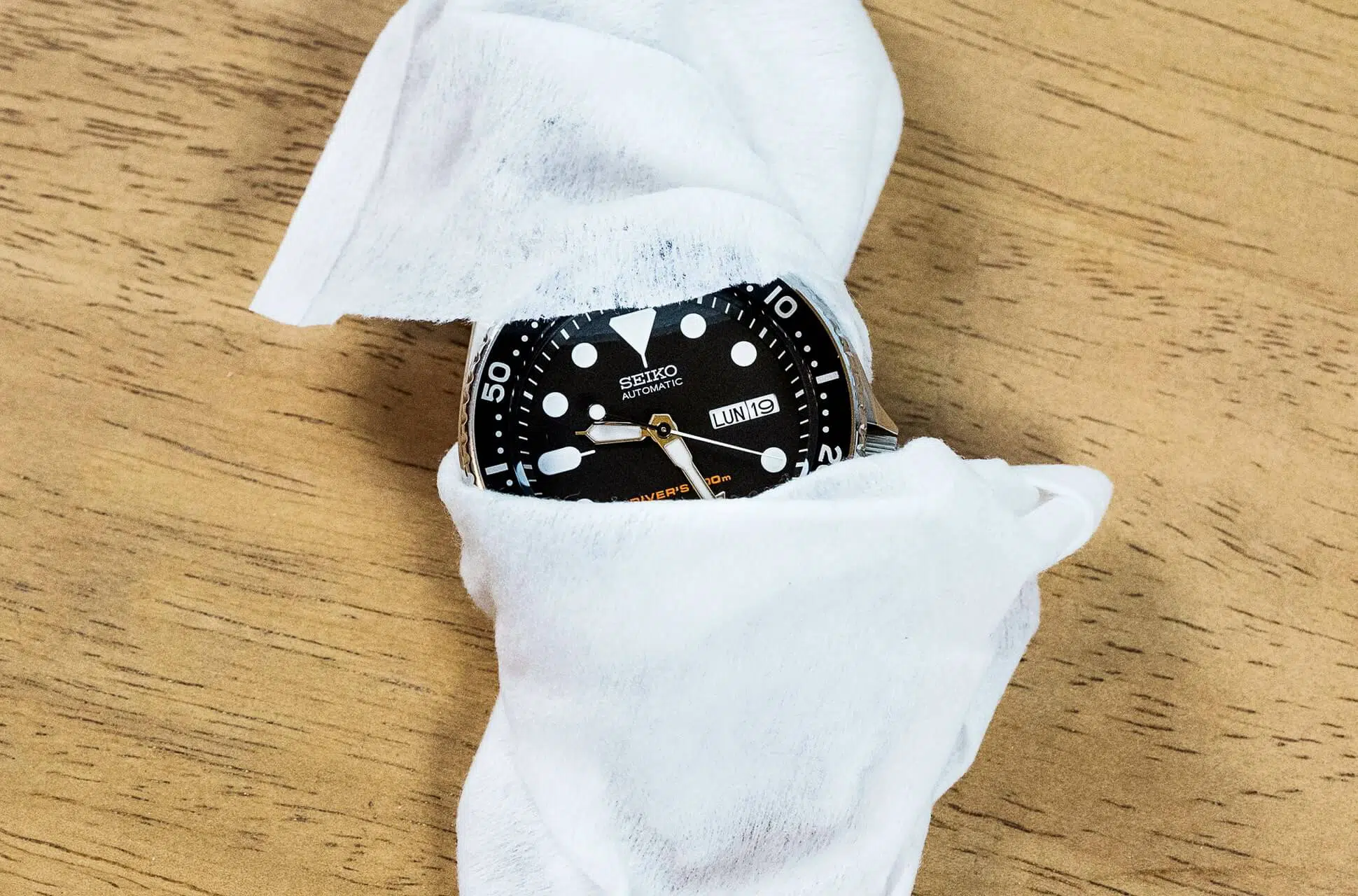 Comment nettoyer votre montre de façon simple et efficace ?