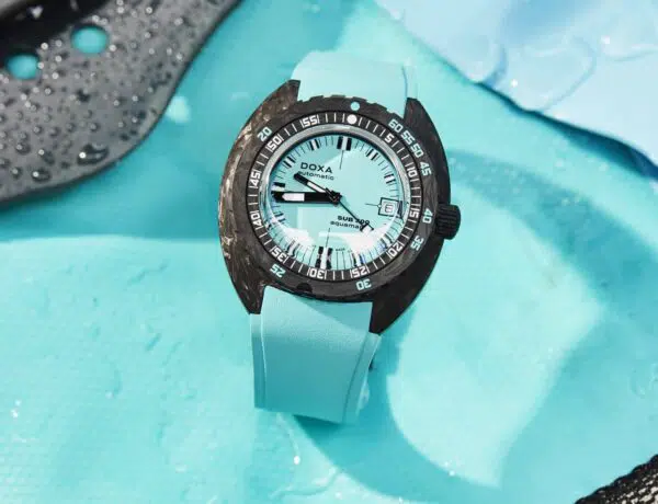 DOXA SUB 300 carbon COSC : de la couleur au poignet !