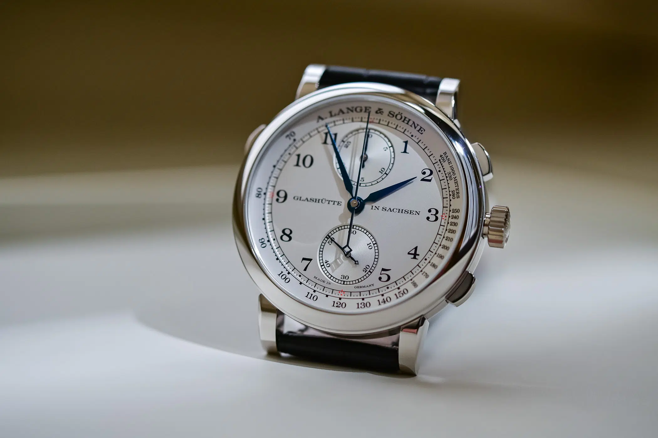 To.  lange sohne 1815 rattrapante platinum limited edition 2022 425 025 hands on 9