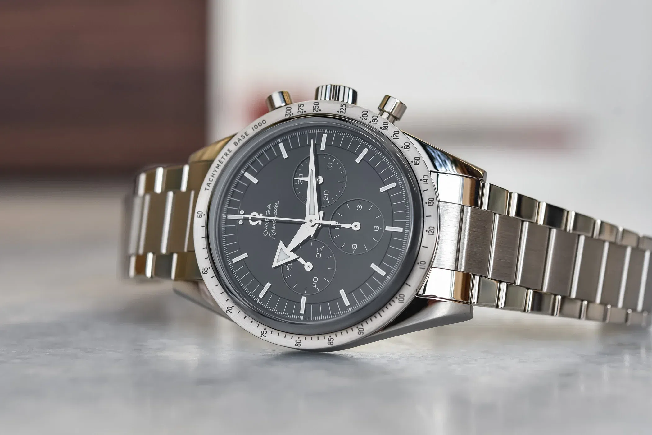 omega speedmaster calibre 321 canopus gold ck2915 re edition 311 50 39 30 01 001 review 5 jpg