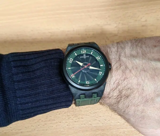 perrelet turbine carbon une min