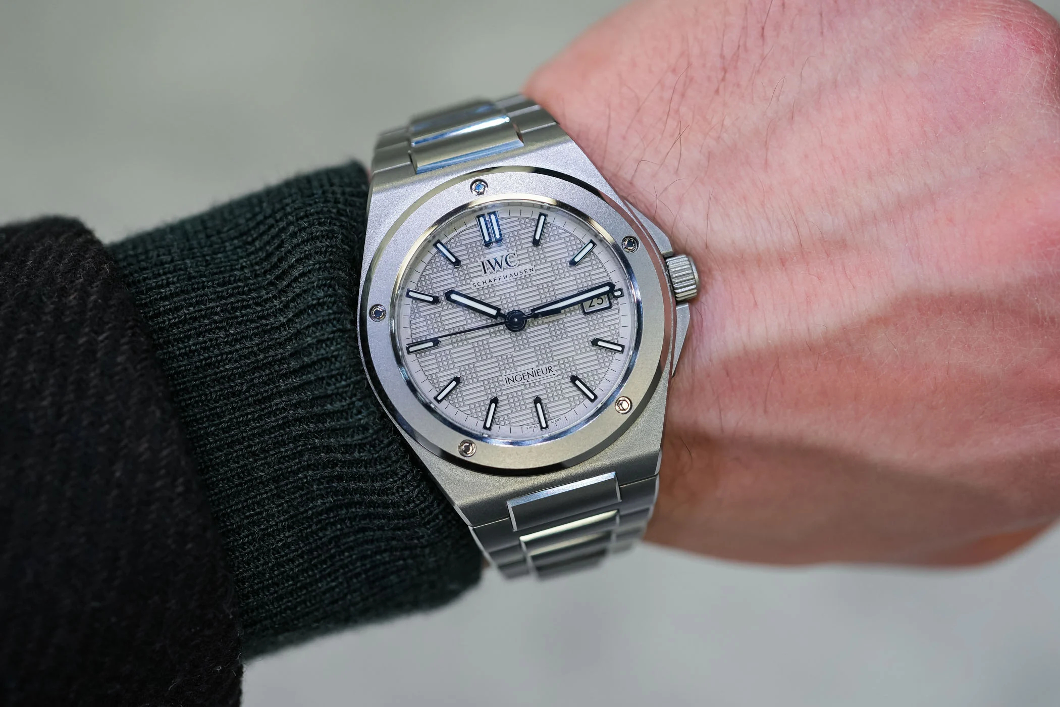 iwc ingenieur automatic 40 titanium iw328904 hands on review 4 jpg