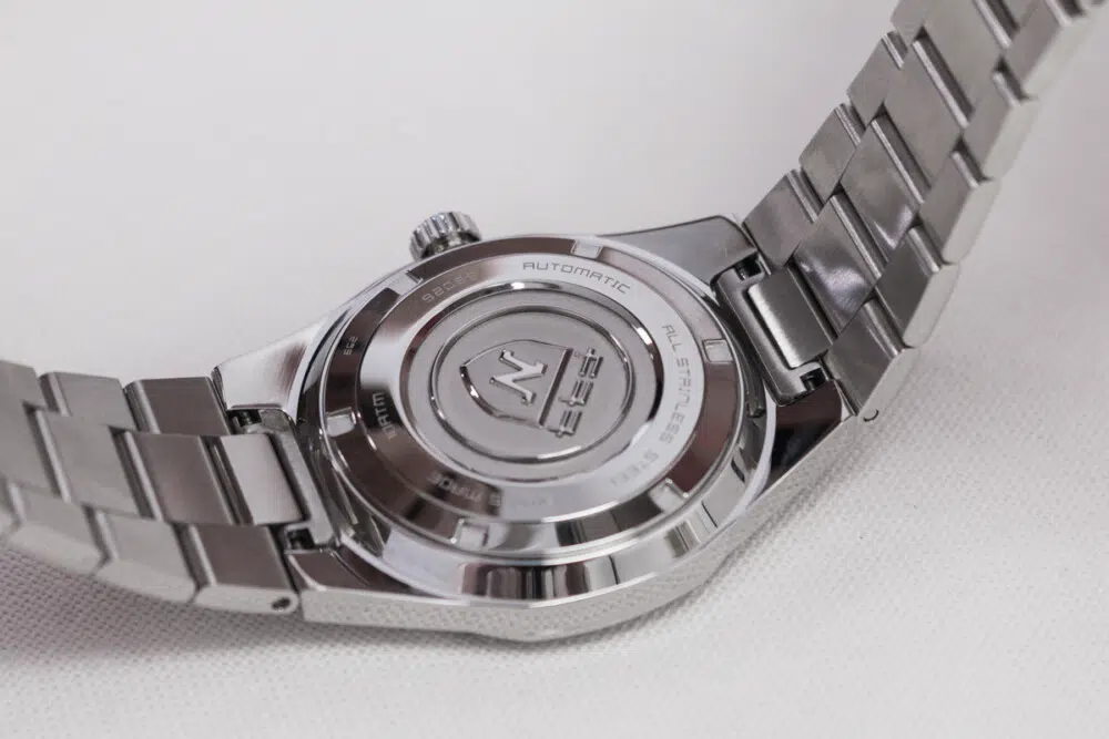 montre nivada f77 x ocarat edition limitee fond de boite