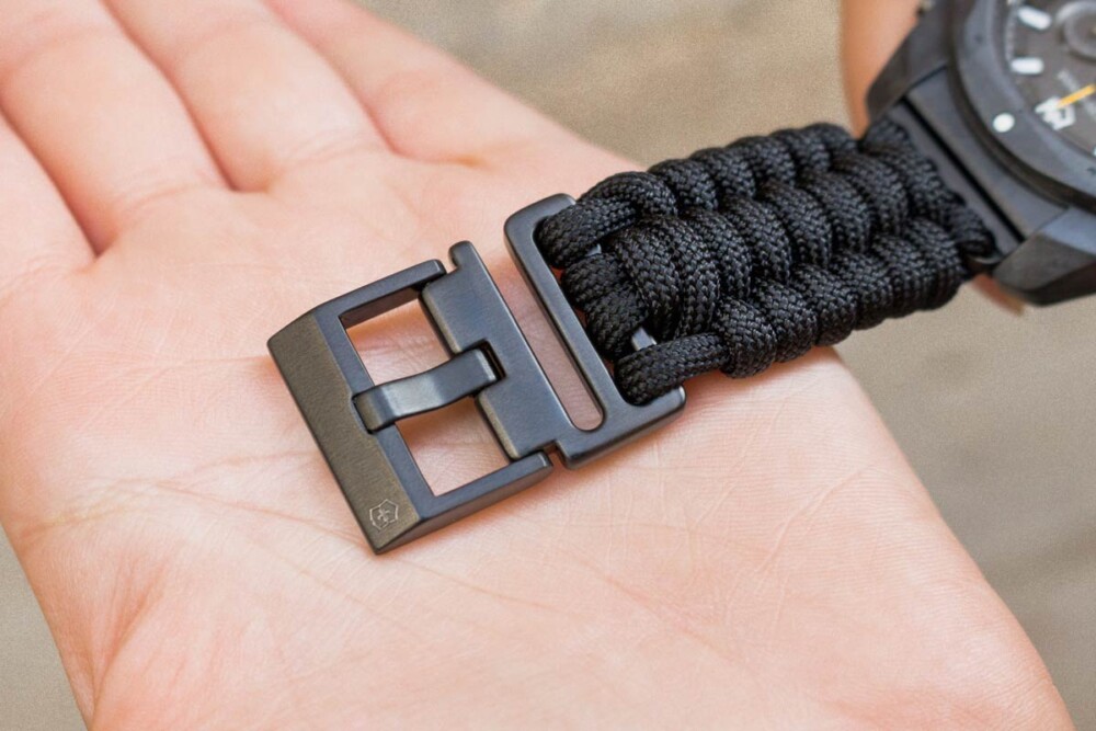 montre victorinox inox chrono carbone boucle ardillon