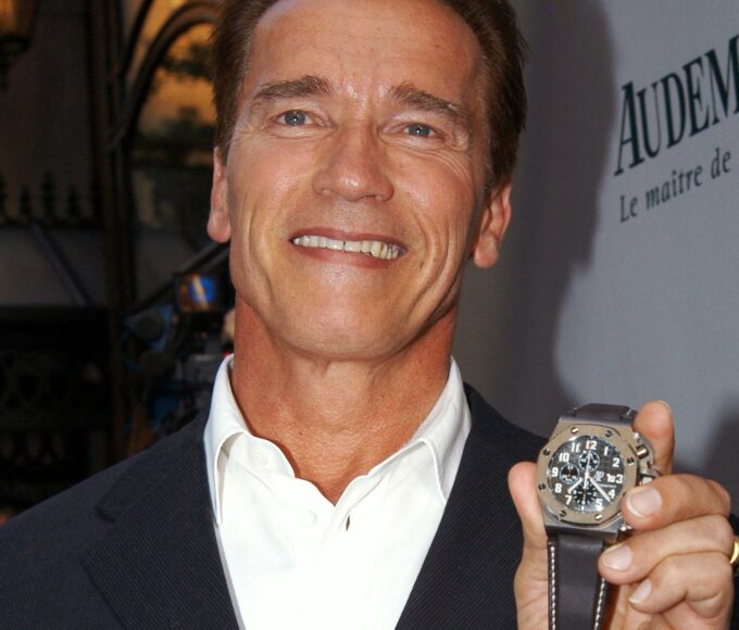 arnold schwarzenegger audemars piguet royal oak offshore 1 une min