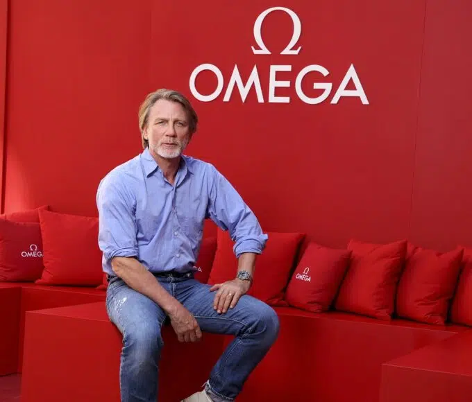 omega oly signatureportrait danielcraig02 prcrop une min