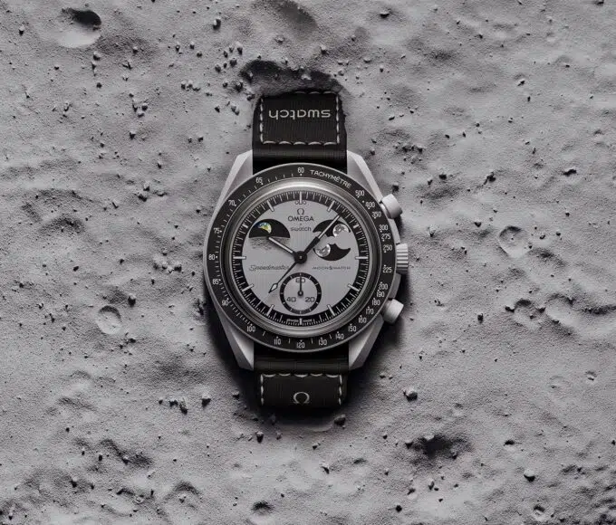 moonswatch mission to earthphase une min