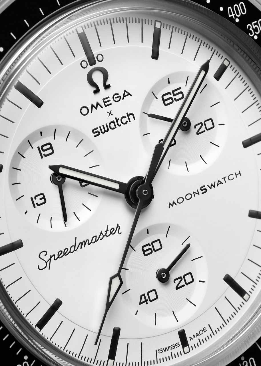 sc01 25 moonswatch 1965 close up dial