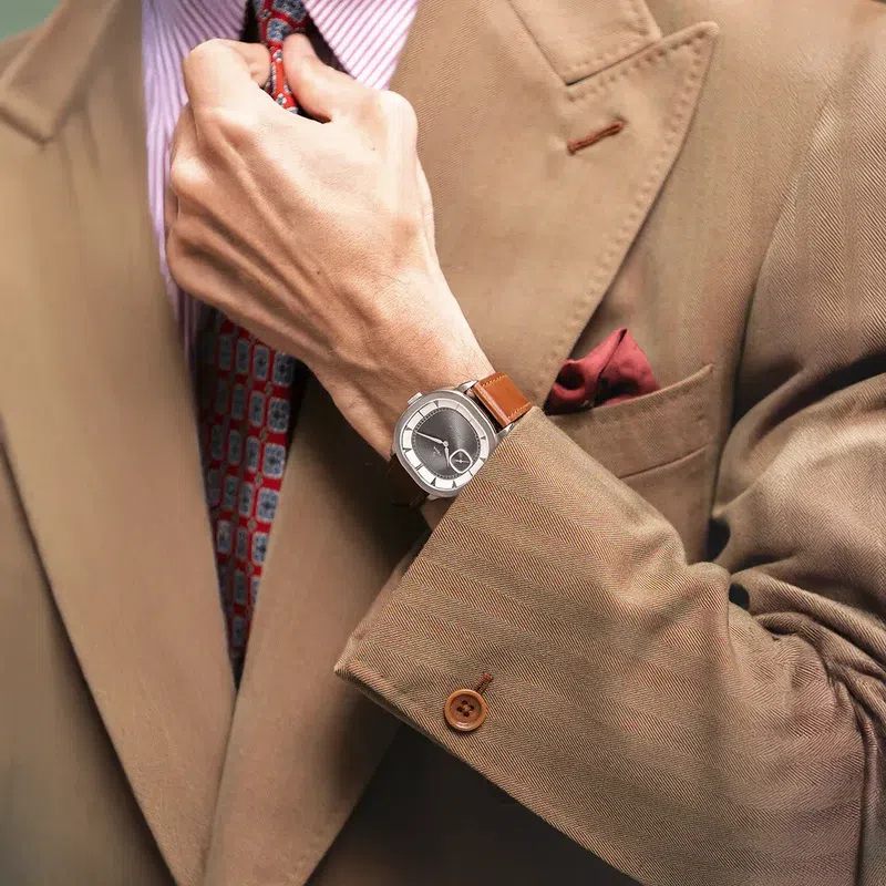 gravelle black lifestyle 08 w1200 webp