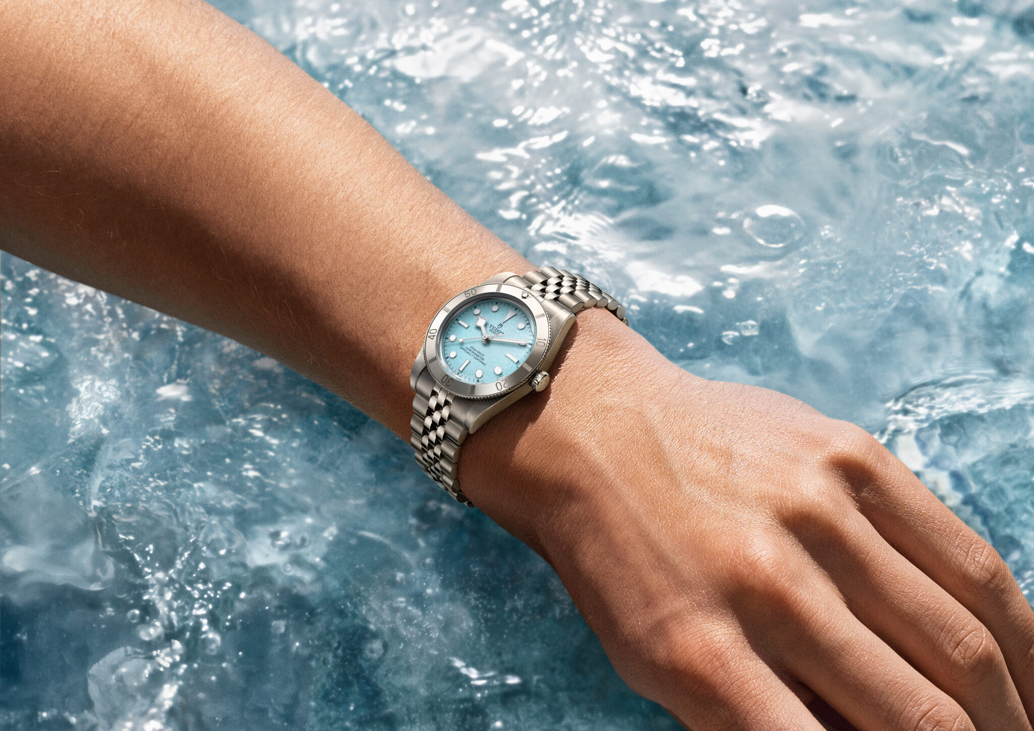 tudor np25 blackbay54 lagoonblue lifestyle 14