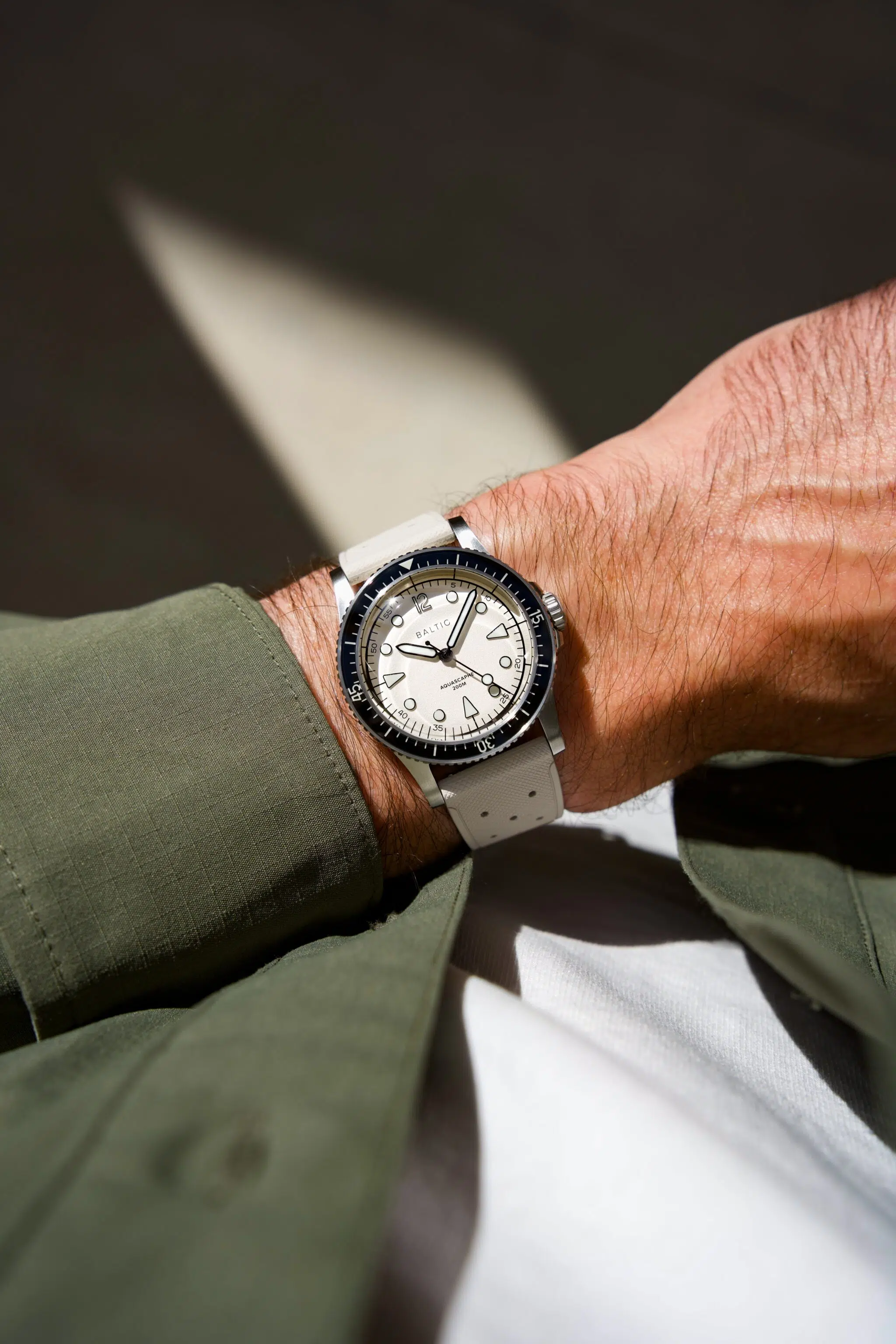 aquascaphe mk2 37 warm silver rubber min