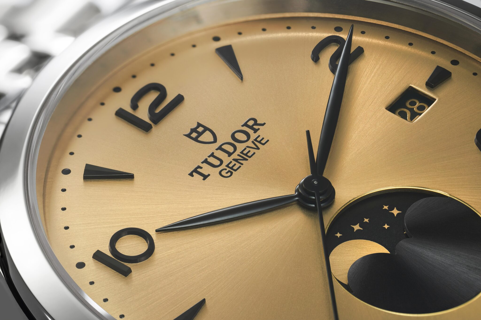 tudor np25 tudor 1926 luna lifestyle 3 min
