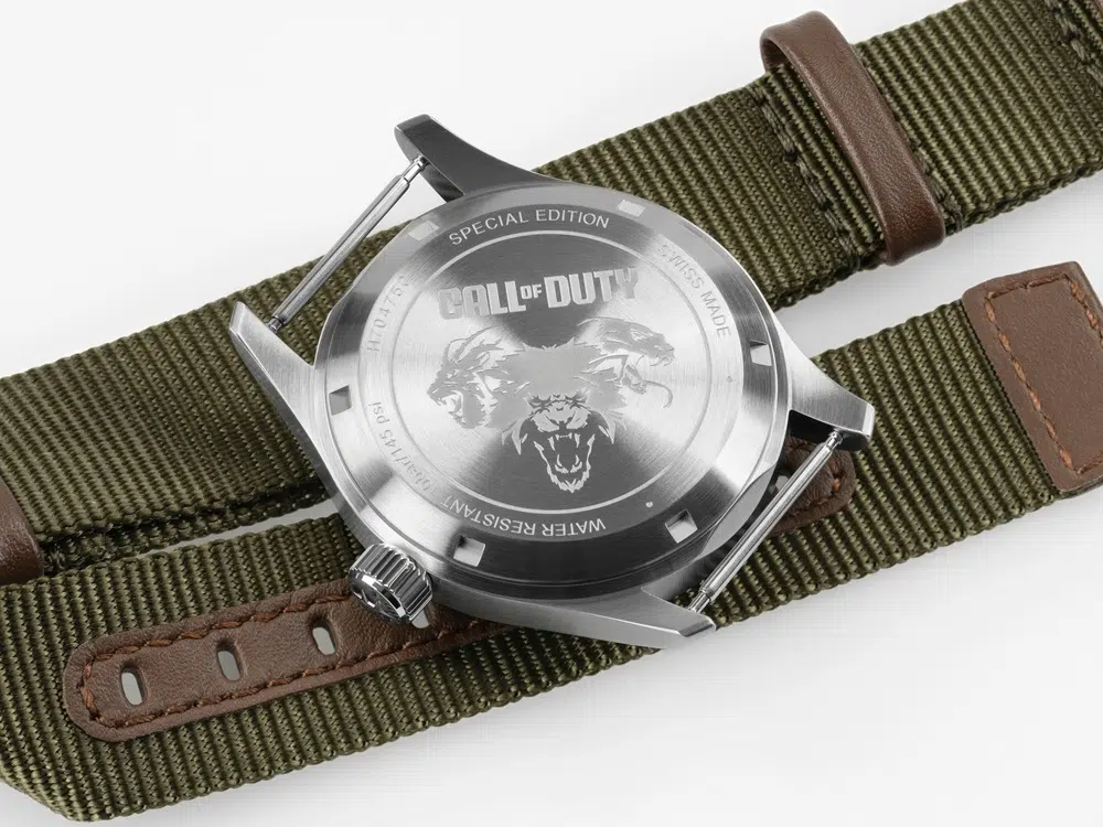 montre hamilton khaki field automatic call of duty black ops 7 h70475930 fond de boite grave