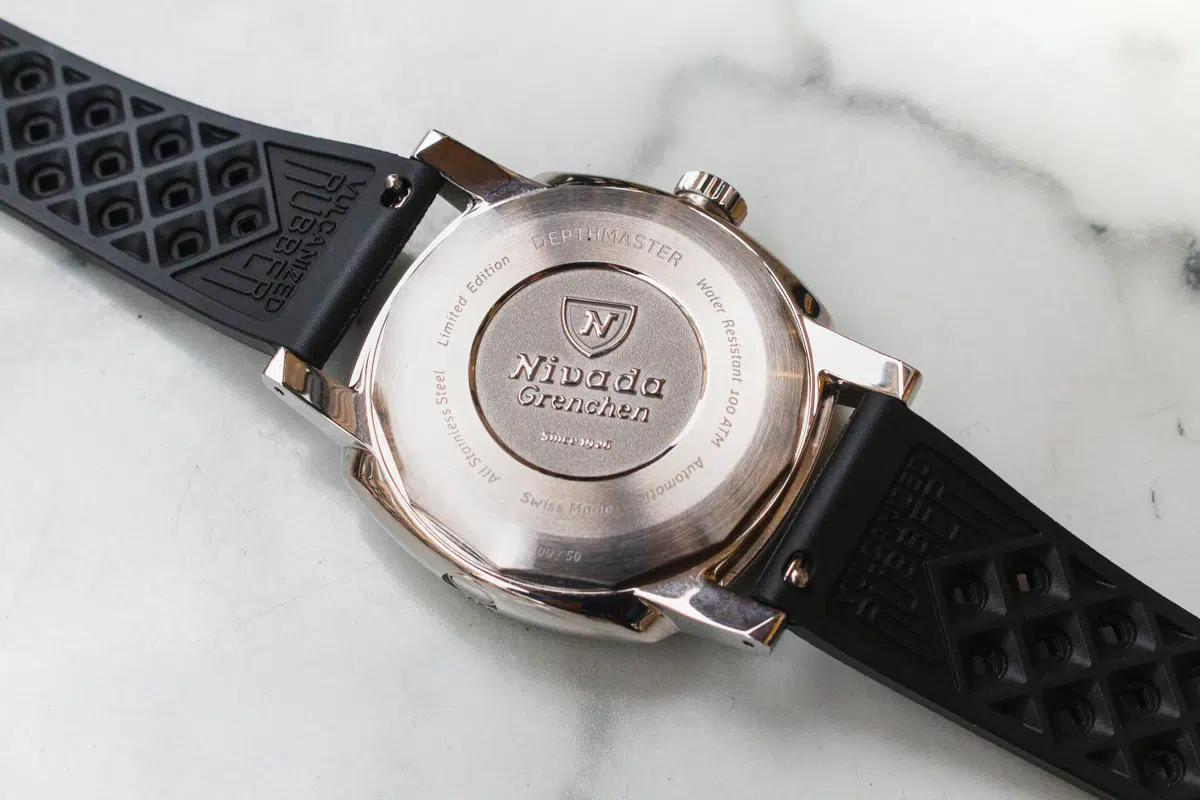 nivada depthmaster coral ocarat fond de boite