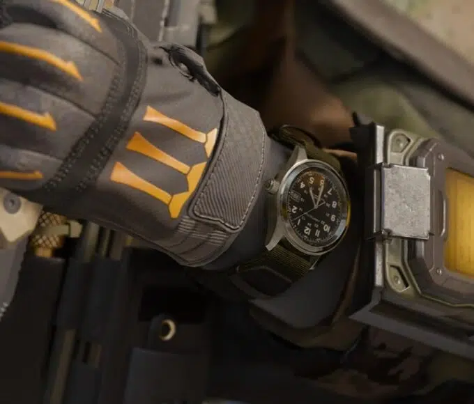 presentation montre hamilton khaki field automatic call of duty black ops 7 h70475930 edition limtee