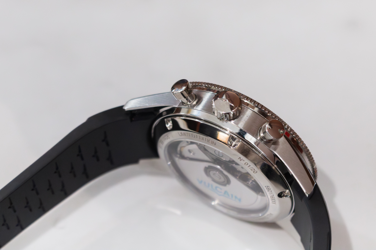 vulcain skindiver chronograph sable et azur x ocarat couronne vissee boutons poussoirs