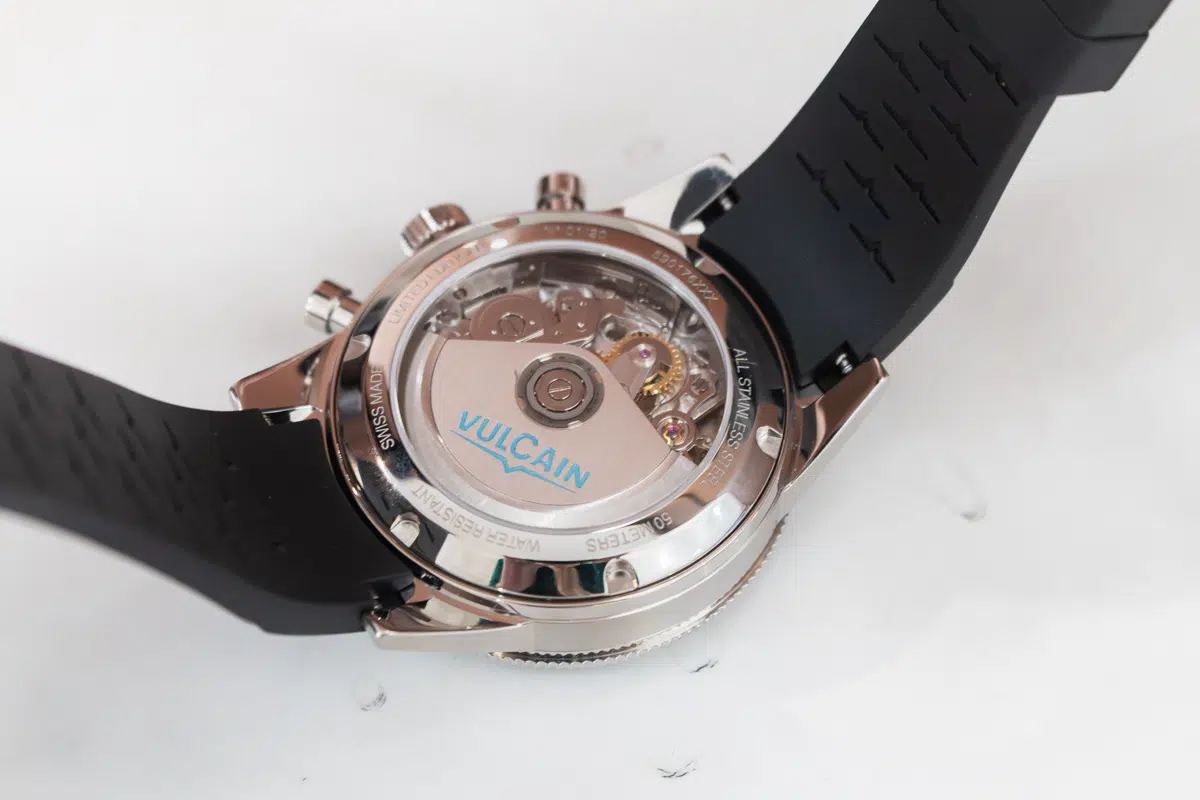 vulcain skindiver chronograph sable et azur x ocarat fonds de boite mouvement automatique